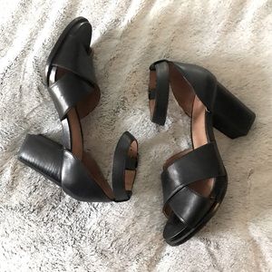 LIKE NEW CLARKS XC OPEN TOE HEEL